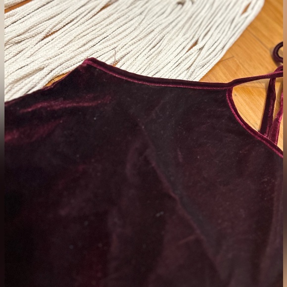 Velvet Merlot burgundy tank - Picture 2 of 3